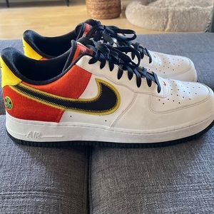AIR FORCE 1 “RAYGUN” LIKE NEW. MENS SIZE 11.5 - 9.5 /10 CONDITION